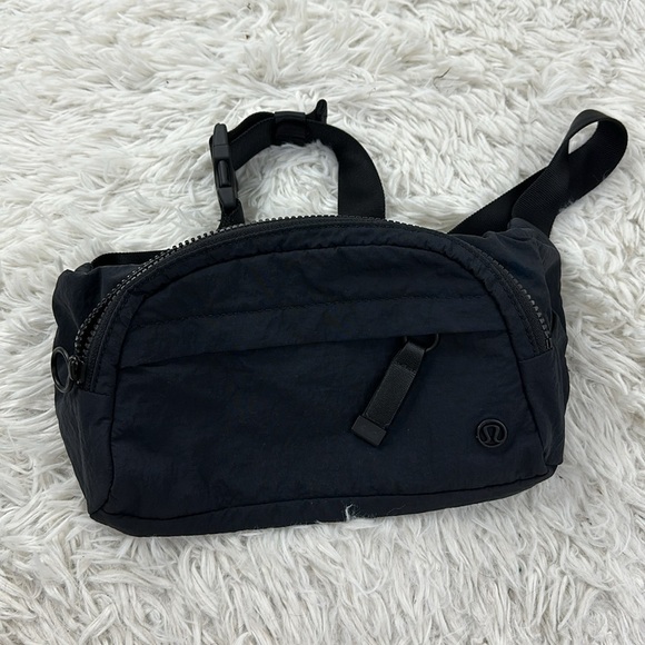 Lululemon Athletica Belt Bag - Picture 1 of 10